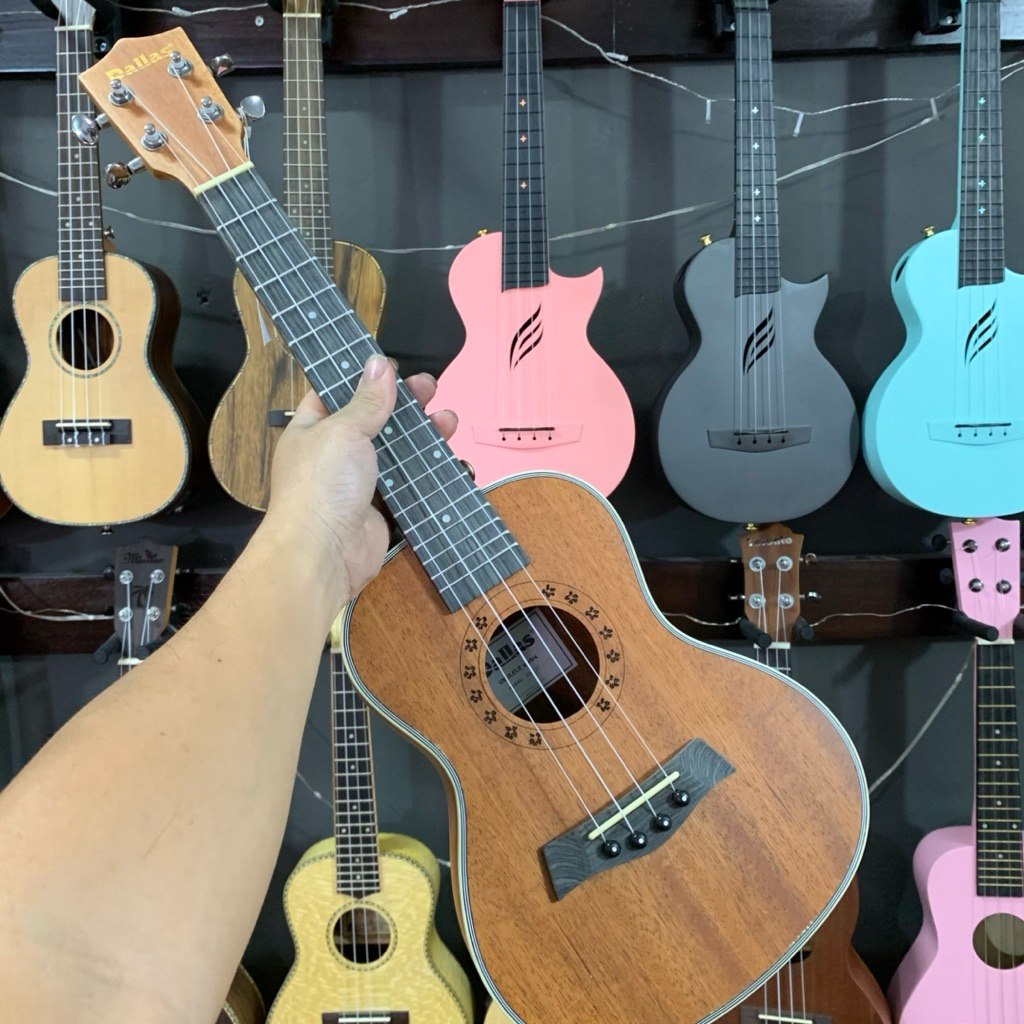 23INCH DALLAS WOODEN COLOR UKULELE CONCERT
