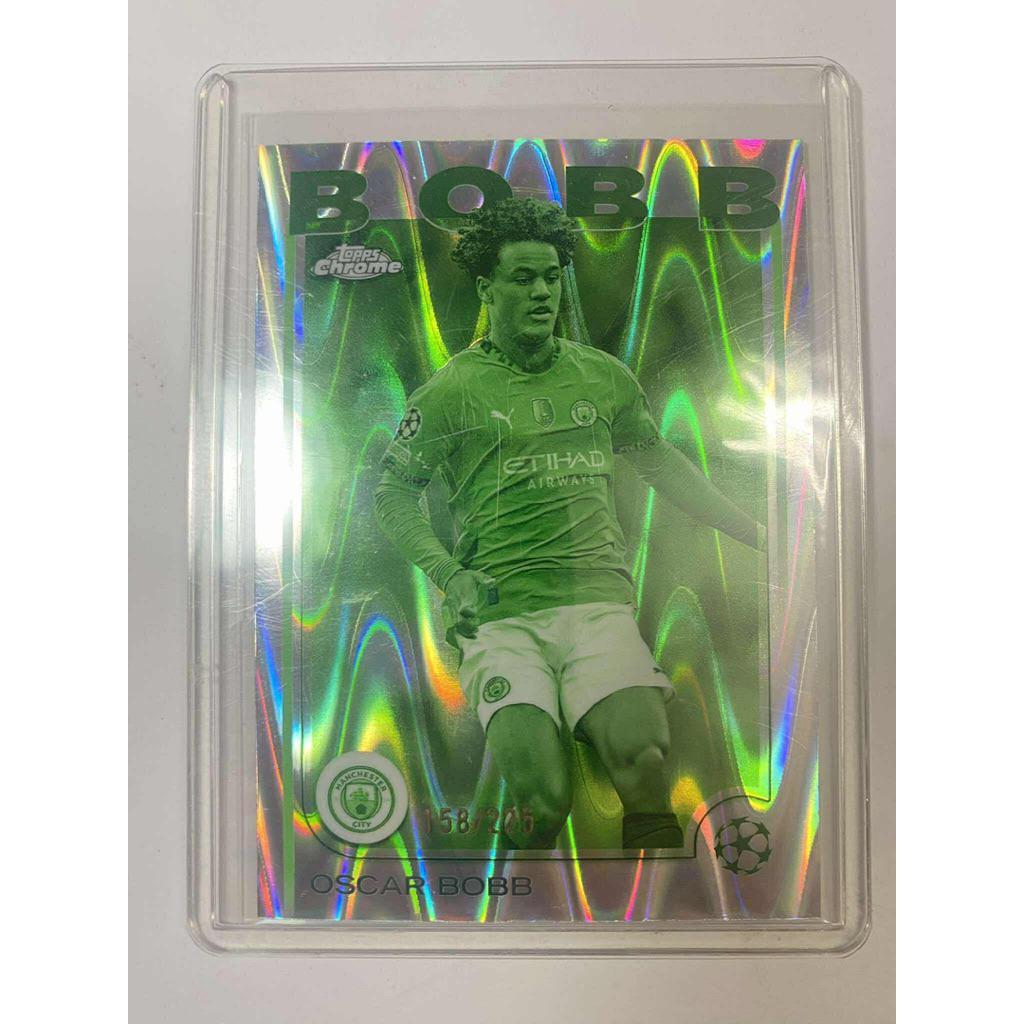 การ์ดฟุตบอล M141 Oscar Bobb Manchester City Night Vision Raywave Topps Chrome UCL /225 2024/25