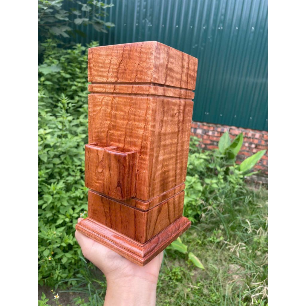 ที่วางธูป Vip พร้อมเมล็ดยางยืดไม้ธรรมชาติ สูง 26 ซม