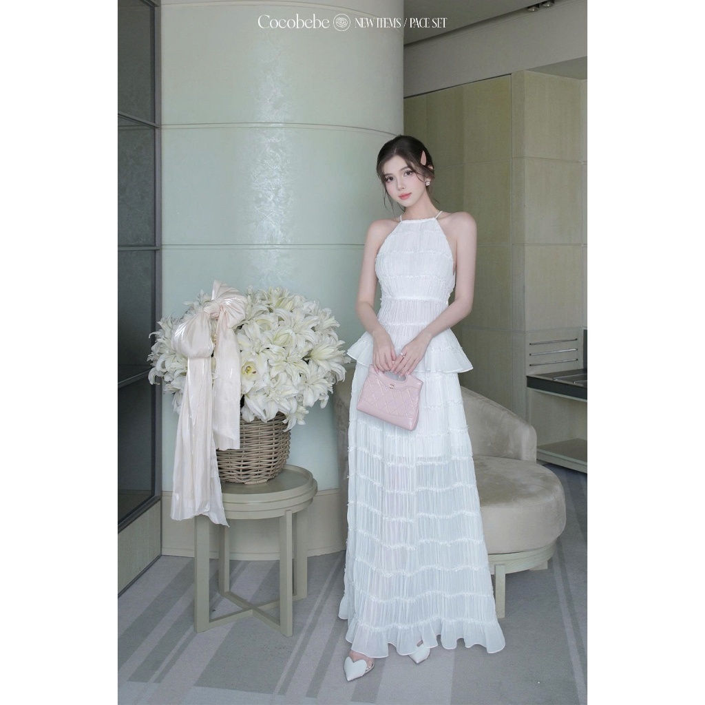 COCOBEBE PACE SET ชุดเสื้อคล้องคอและกระโปรงยาว