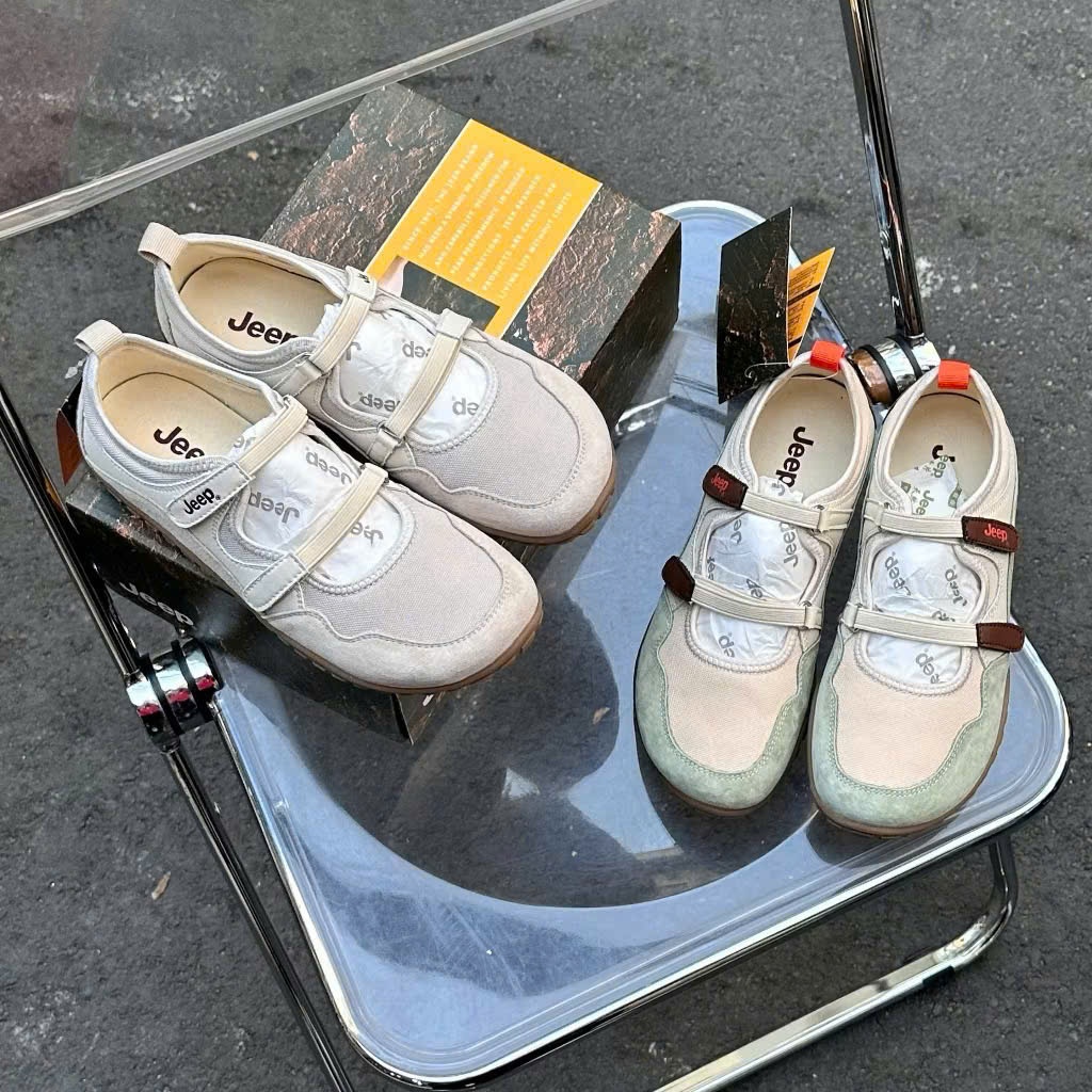 รองเท้าส้นเตี้ยสตรี Jeep สุดน่ารักพร้อมสายรัด Velcro Jeep - รองเท้าตุ๊กตา Jeep Mesmerizing Jeep (กล่