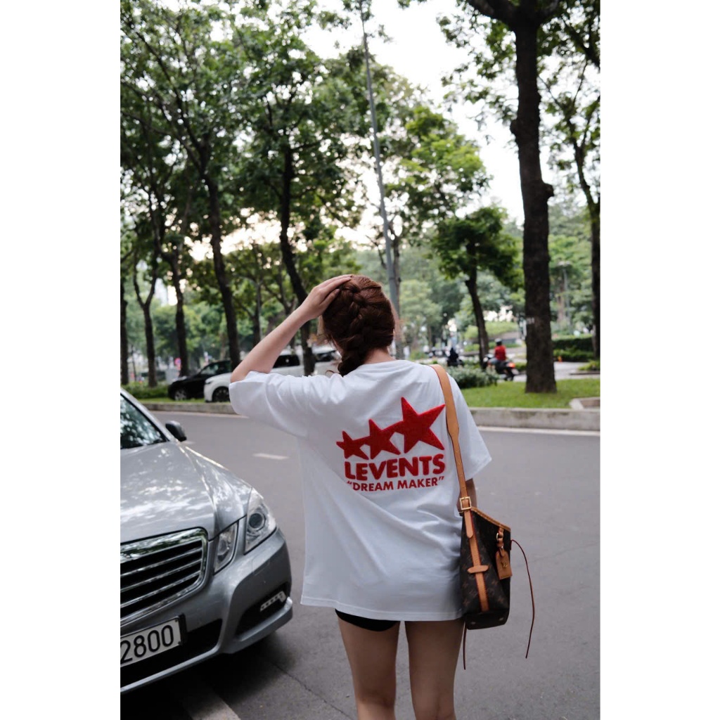 Levent เสื้อยืดผู้ชายและผู้หญิงลายเย็บปักถักร้อยเร้าใจ Hottrend 2025 Levent เสื้อยืดผู้ชายและผู้หญิง