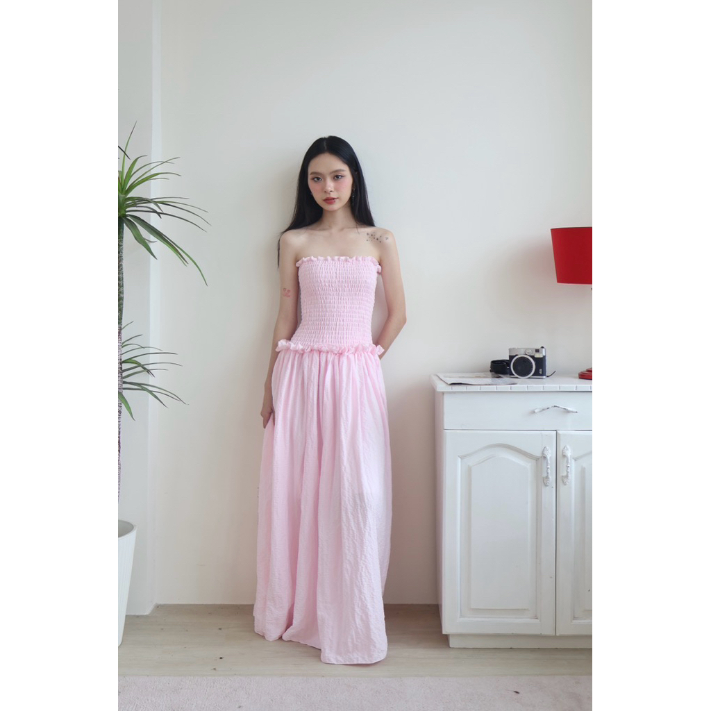Shrug dress - แม็กซี่เดรสพริ้วหวานเป็นสายไหม มีซับในหนา
