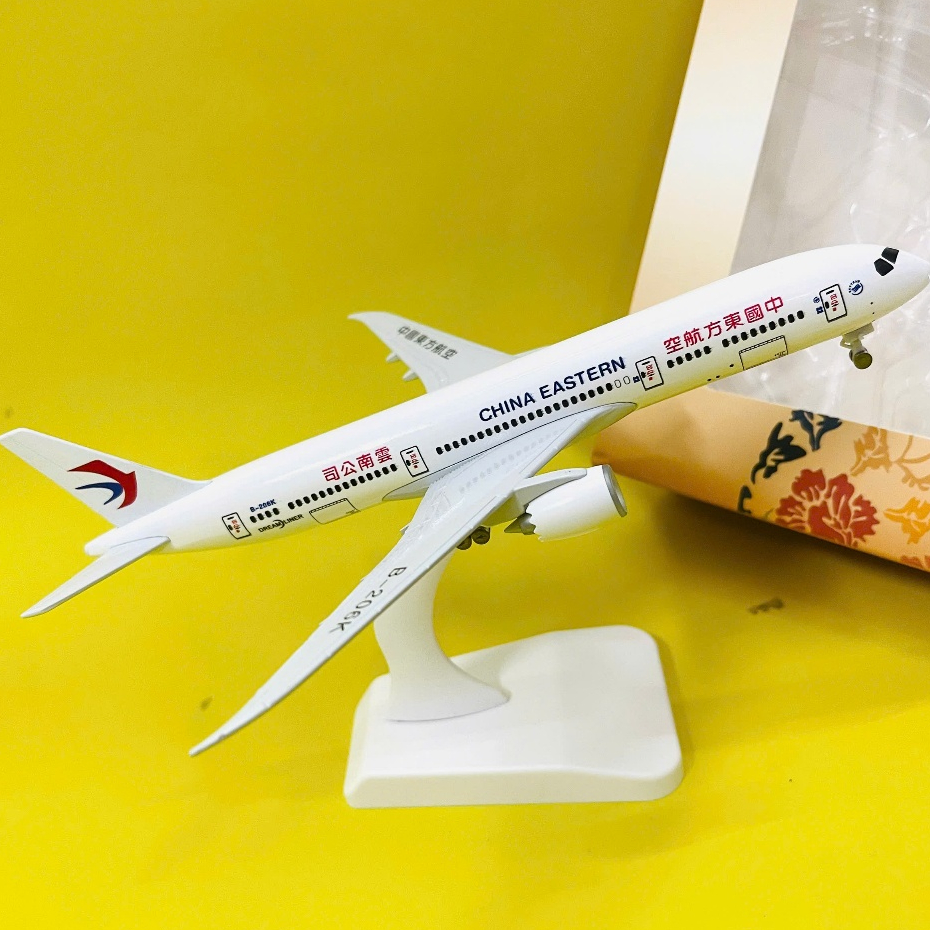 BOEING B787 DREAMLINER AIRCRAFT MODEL "CHINA EASTERN" SCALE 1:400 20CM BEAUTIFUL คุณภาพสูง UNIQUE CA