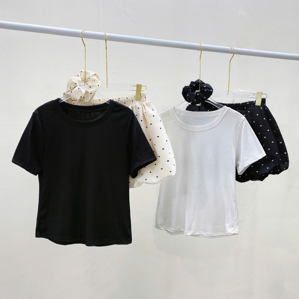 ชุดเสื้อยืด ขนาดใหญ่ พื้นฐาน 50-92กิโลกรัม พร้อมกระโปรงและกางเกงป้องกัน - ของผู้หญิง สไตล์เกาหลีน่าร