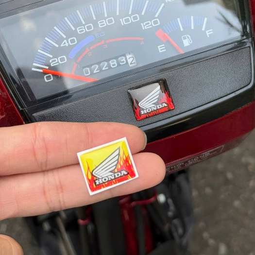 SQUARE HONDA LOGO STAMP พร้อมกาวลอยใน MONY MODELS V1