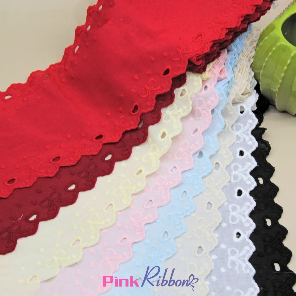 [ราคา สําหรับ 1 เมตร] สายผ้าหยาบปักโบว์เจาะรู ขนาด 14ซม เย็บคอ กระโปรง ปลายแขน ขอบผ้าพันคอ