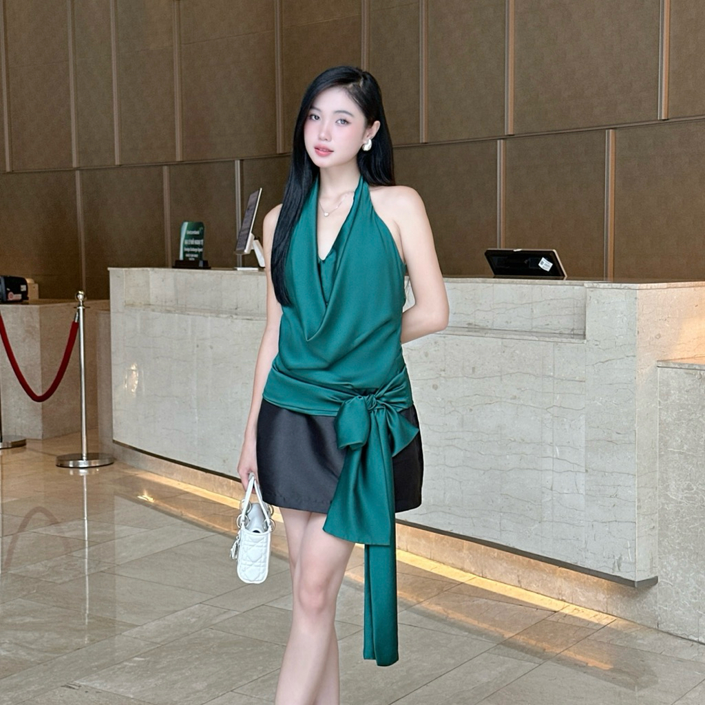 ผู้หญิง SILK BIRDS ที่มีการม้วนคอและ WAIST - ไลท์ฟอร์ม