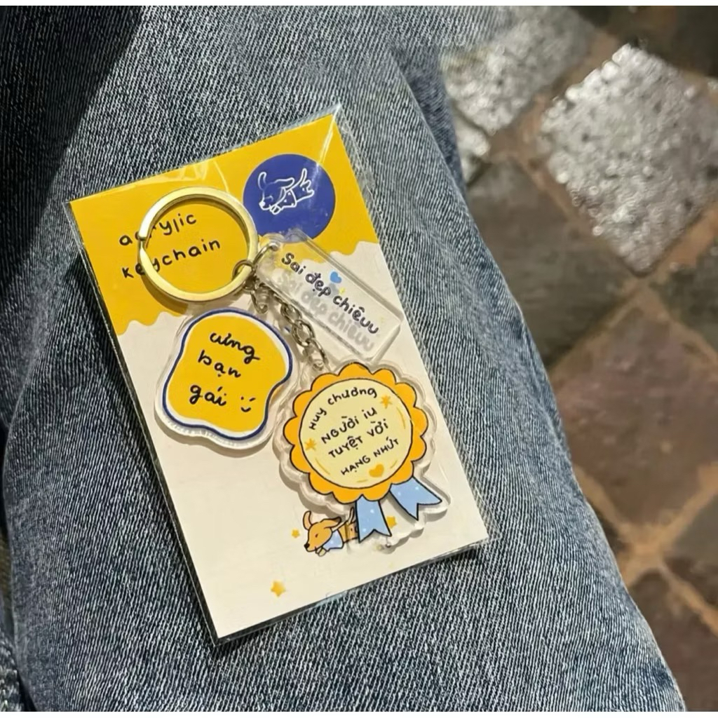 BOYFRIEND MEDAL GIFT KEYCHAIN - KINGKONG SHOP