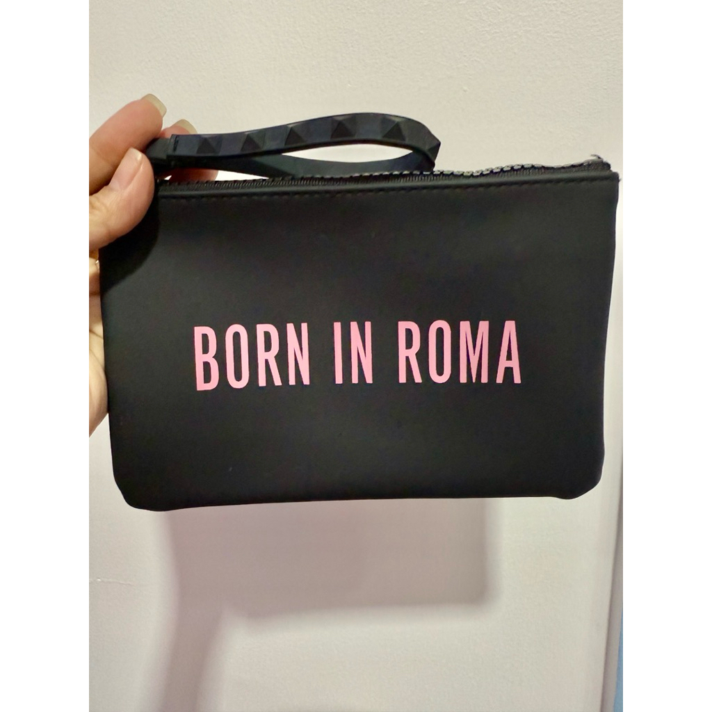 กระเป๋าถือ Valentino Born in Roma Rivet