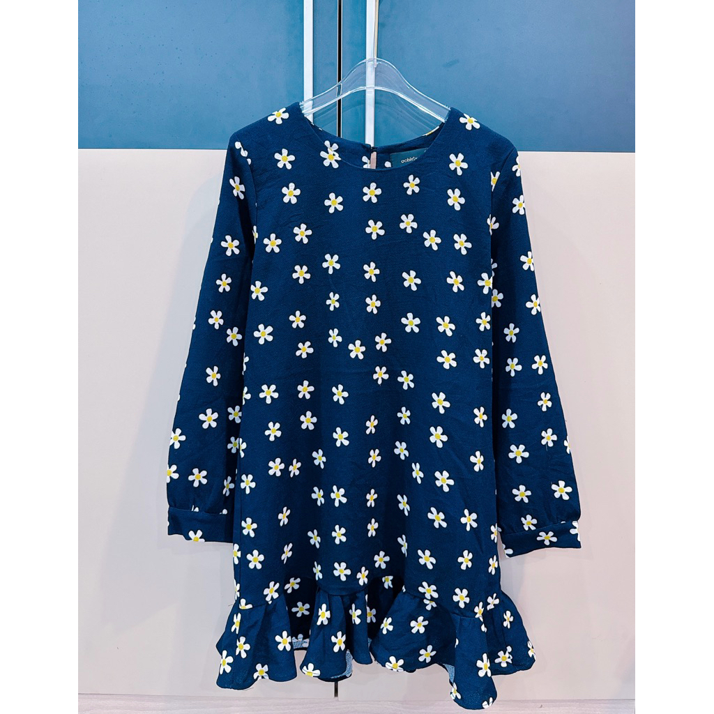 HQ EXCLUSIVE MODEL Freesize Fishtail ชุดเดรสทางการลายดอกเบญจมาศและแขนพัฟยาวสไตล์เกาหลีสําหรับผู้หญิง