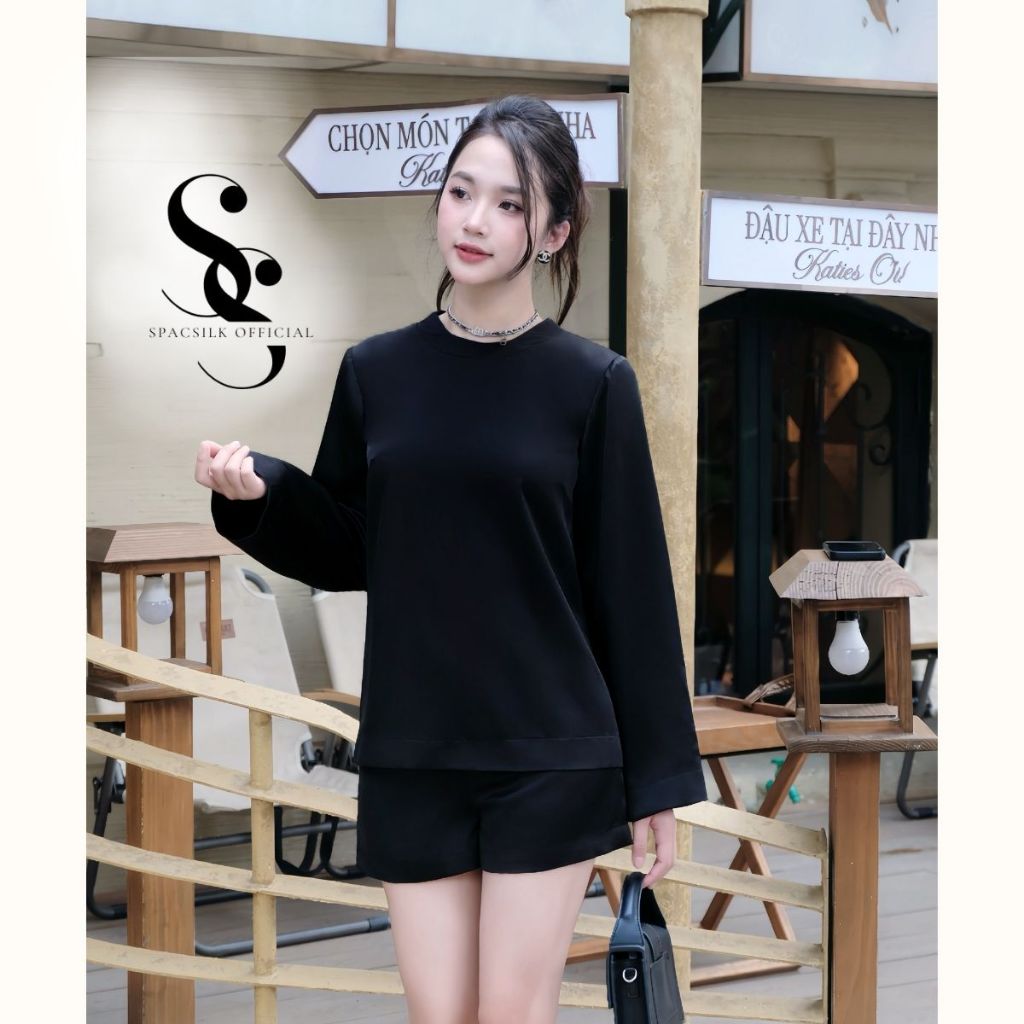 Domi premium SILK Set – SILK Set ออกแบบกับเสื้อคอกลมแขนยาวและกางเกงขาสั้น SILK สีดํา SPAC SILK