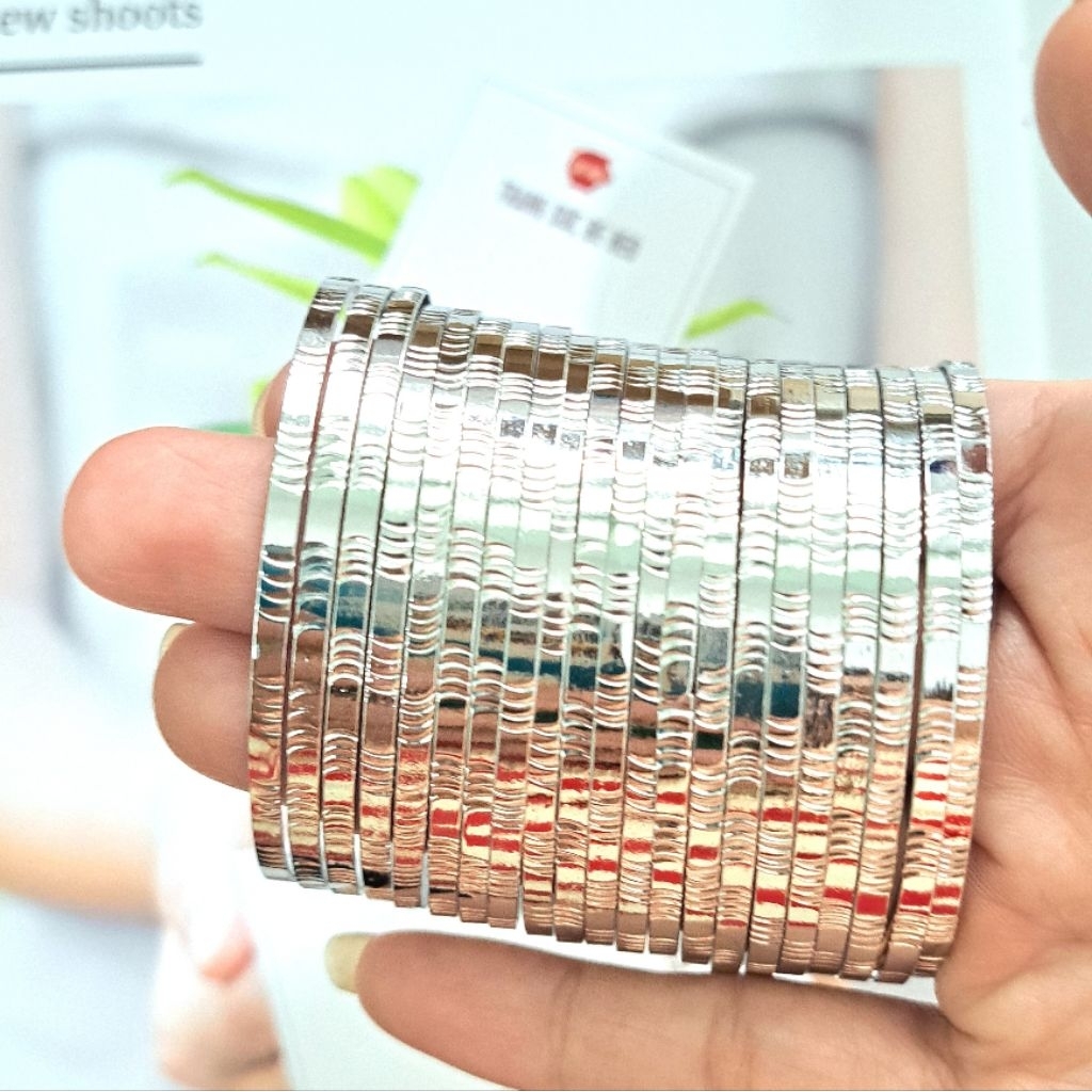 [แจก] สร้อยข้อมือ Ximen แกะสลัก 3 มม. ไม่ใช่สแตนเลสสีดําไม่มีล็อคเครื่องประดับหมูเด็ก