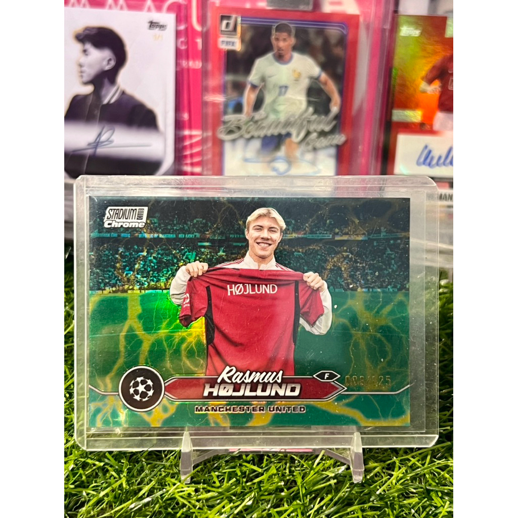 การ์ดฟุตบอล Rasmus Hojlund /125 Topps Stadium Chrome 2023/24