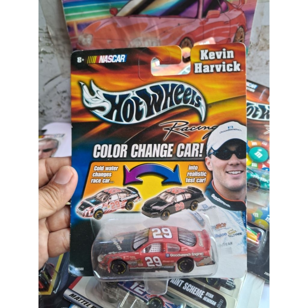 HOT WHEELS RACING NO. 29 - KAVIN HARVICK