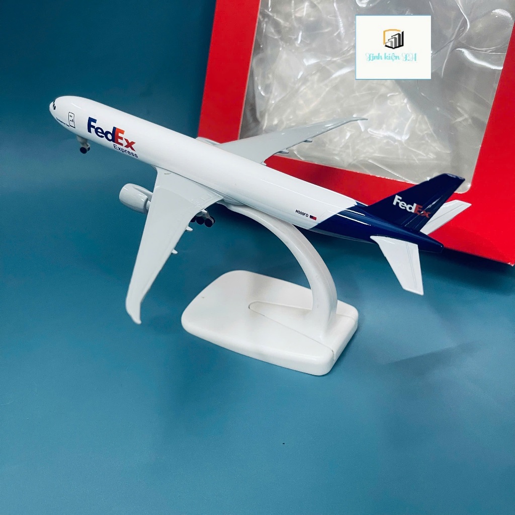 FedEx Express Boeing 777 เครื่องแสดงเครื่องบิน รุ่น FEDEX บริษัทขนส่งทั่วโลก 1:400 Scale – รุ่นพรีเม