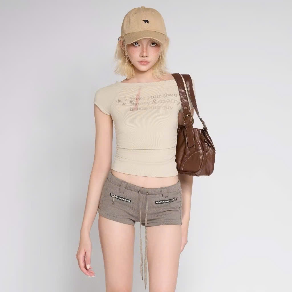 [ของเหลว] TWENTI - เสื้อยืดเด็กเปิดไหล่ทรงสลิมพิมพ์ลายตัวอักษร