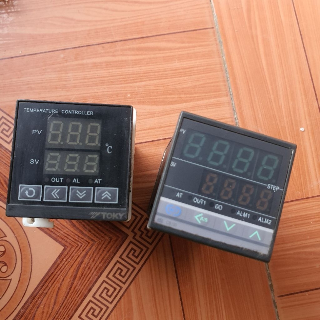 TOKY ATG4-R1-K RKC CB100 ตัวควบคุมอุณหภูมิถอดประกอบ