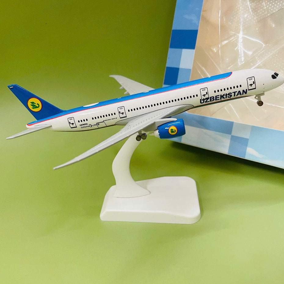Uzbekistan Airways Boe B787 เครื่องบินโลหะรุ่นคุณภาพสูง 1:400 Scale + พร้อมล้อ