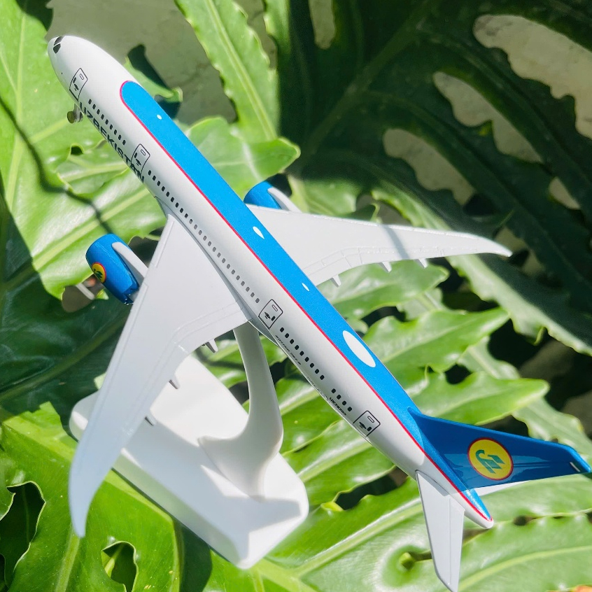 BOEING B787-8 UZBEKISTAN AIRWAYS METAL MODEL (1:400) FULLBOX BODY WHEELS - รุ่นพรีเมี่ยม
