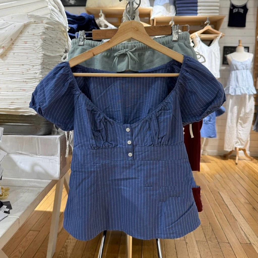 (มีจําหน่าย) Blue Blair top - เสื้อเชิ้ตสีน้ําเงินเข้ม Blair แถบขาวและแขนพัฟสําหรับผู้หญิงต่ํากว่า 4