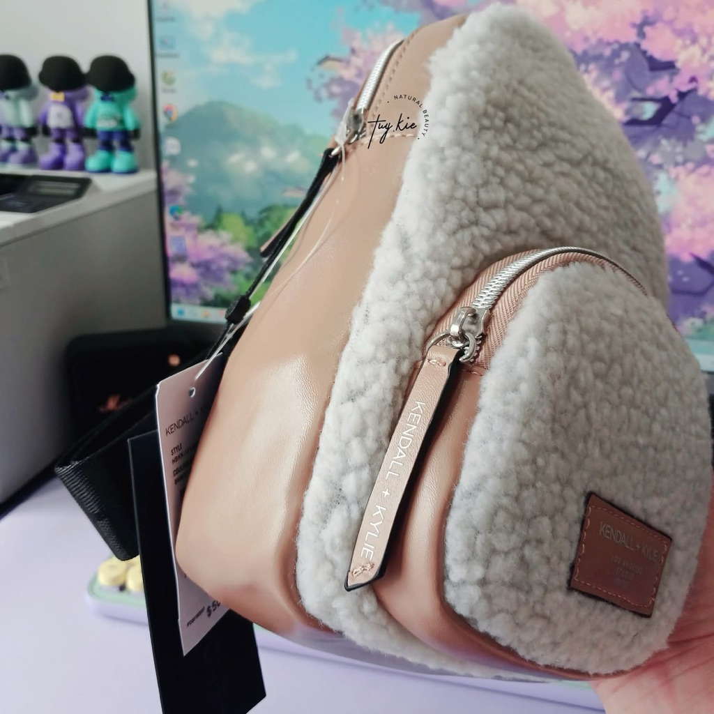 Kendall Backpack & Kylie Faux Fur Ivory/Tan Zipper Closed Backpack กระเป๋าสะพายข้าง