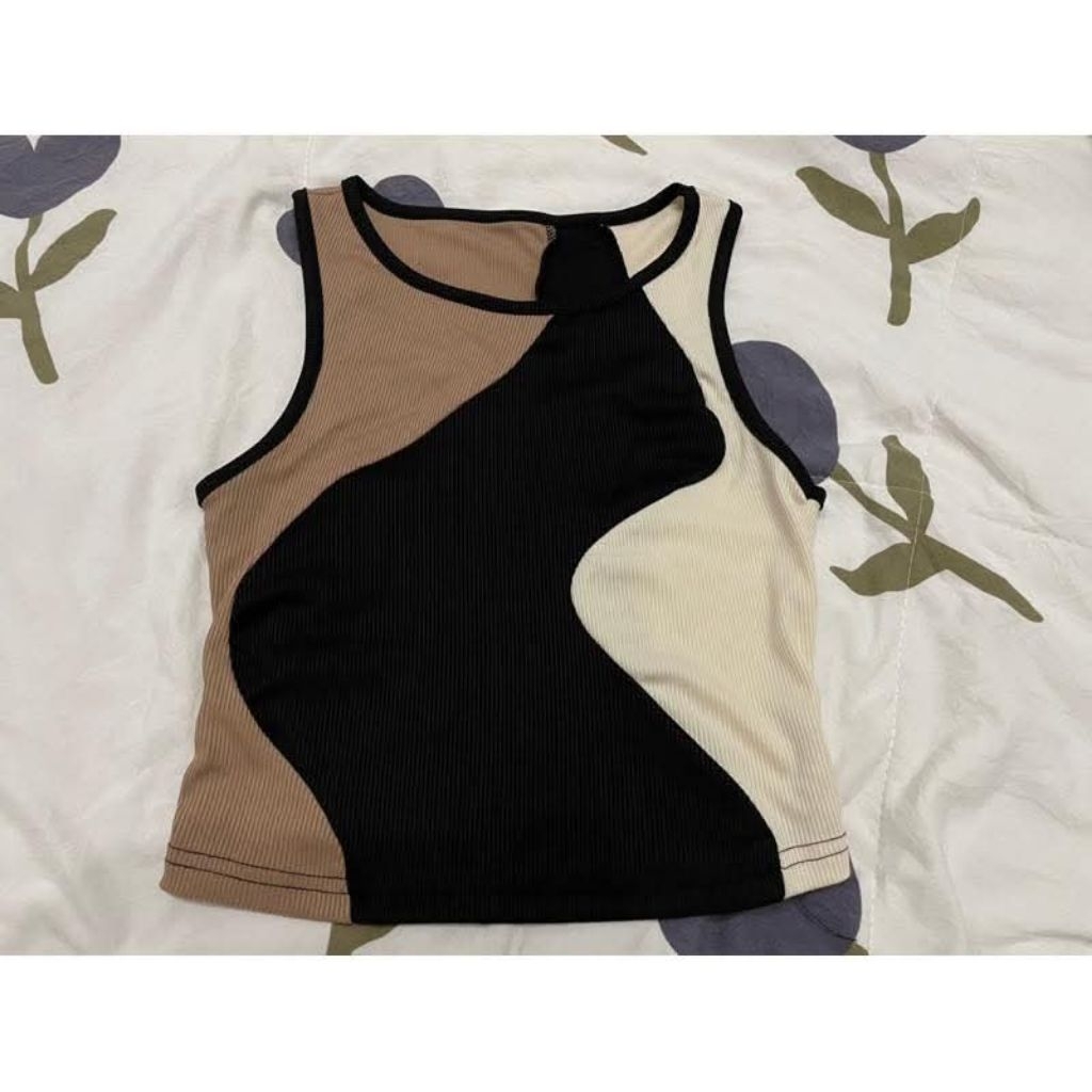 เสื้อกล้ามคละสี Pass Size M