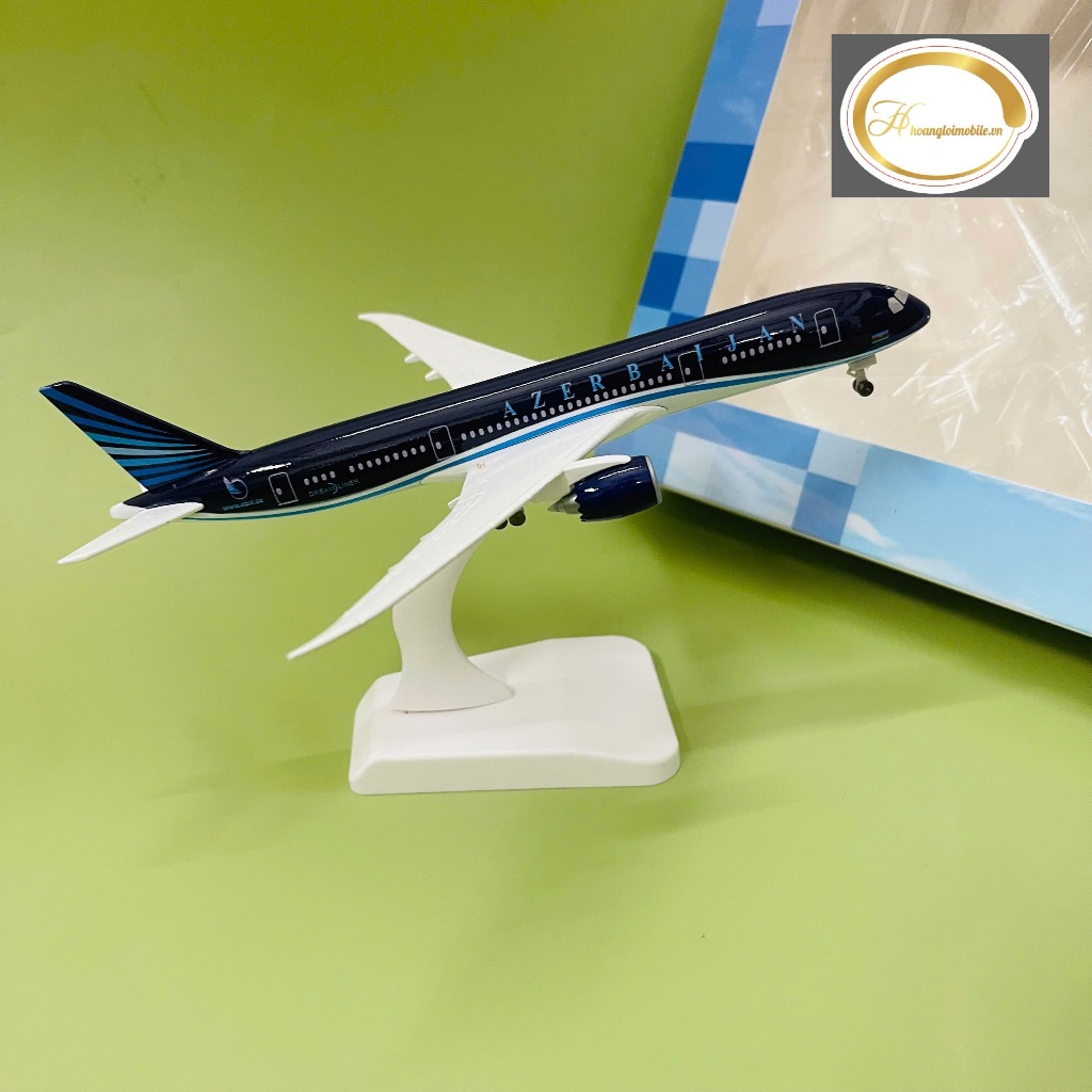 แสดงผลเครื่องบิน รุ่น B787Dreamliner Azerbaijan Airlines – โลหะหล่อสายการบินแห่งชาติของ Azerbaijan