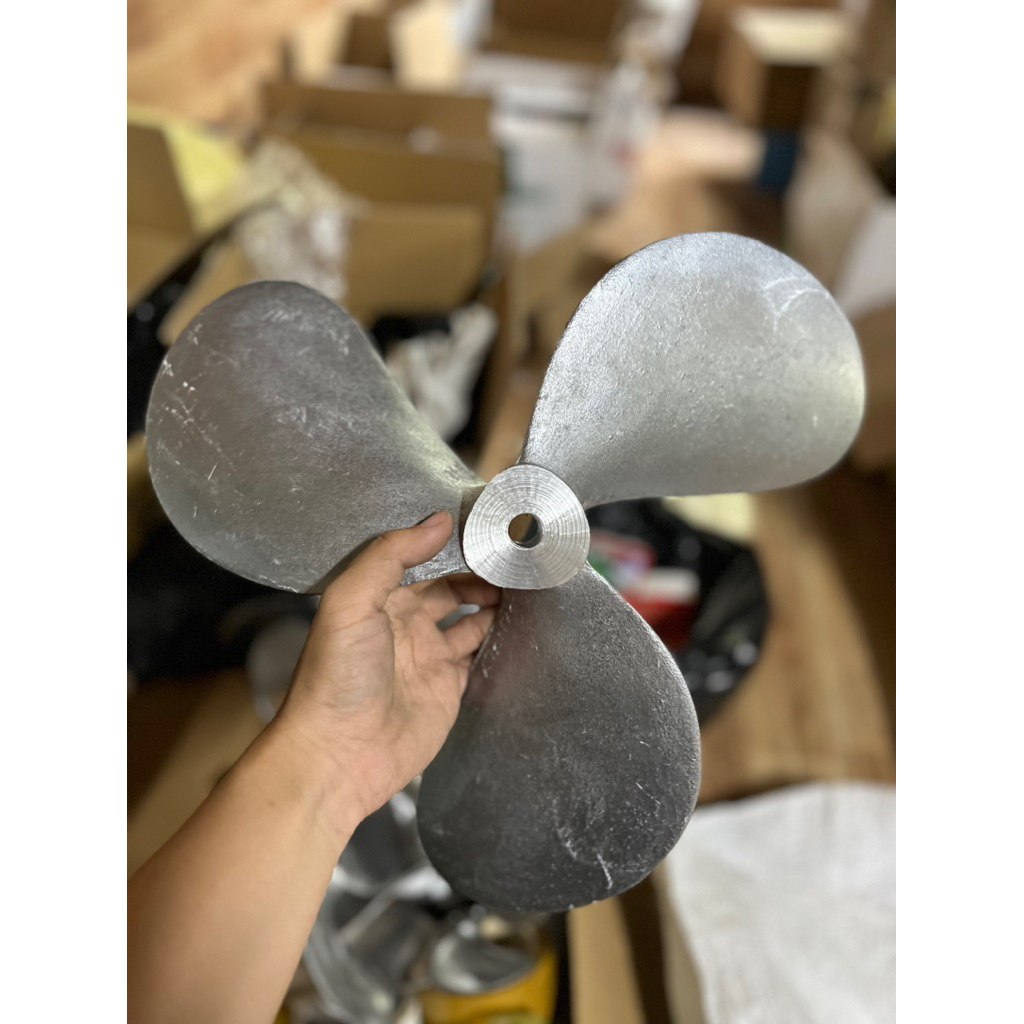 3T8 BB FEET 16 ลิตร - THICK TRAIN LETTERS