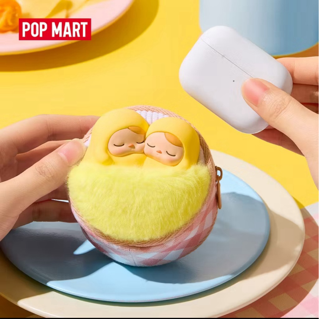 EARPHONE CASE PUCKY EGG BEANIE