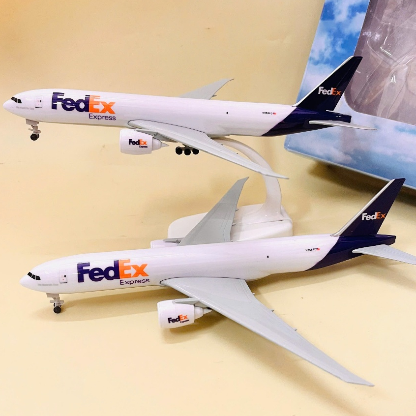 โบอิ้ง 777 Freighter Global Transport "FEDEX EXPRESS" 1:400 Scale Model High Quality Metal Beautiful