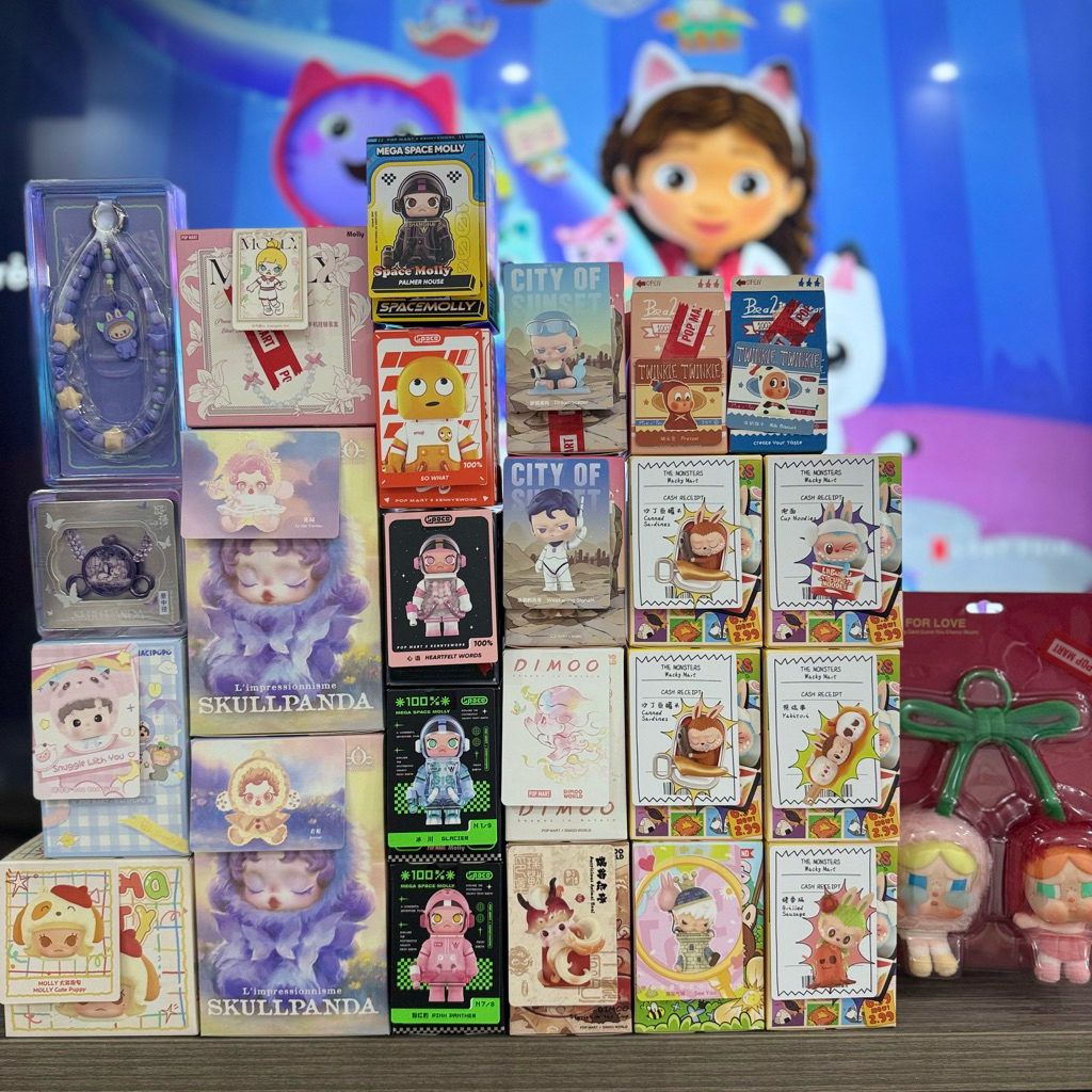 โมเดลตัวละคร P0pmart และพวงกุญแจ