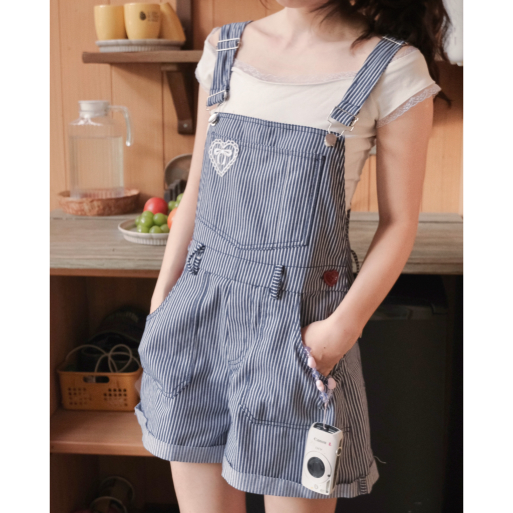Dóra the label - กางเกงขาสั้น Dungaree ลายทาง เอี๊ยมยีนส์สีกากี