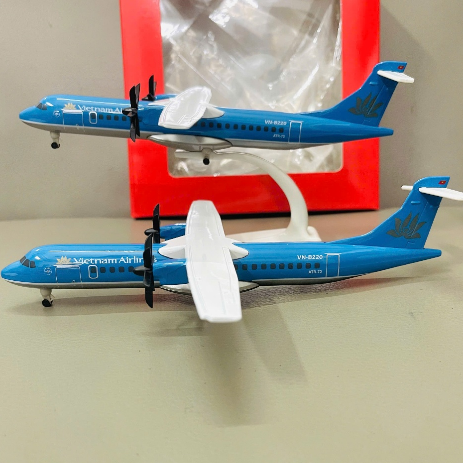 High-end Vietnam Airlines ATR 72 – รุ่นเครื่องบิน VN-B220 สเกล 1:130 ดีไซน์อย่างดุเดือด สีฟ้าดอกบัวซ