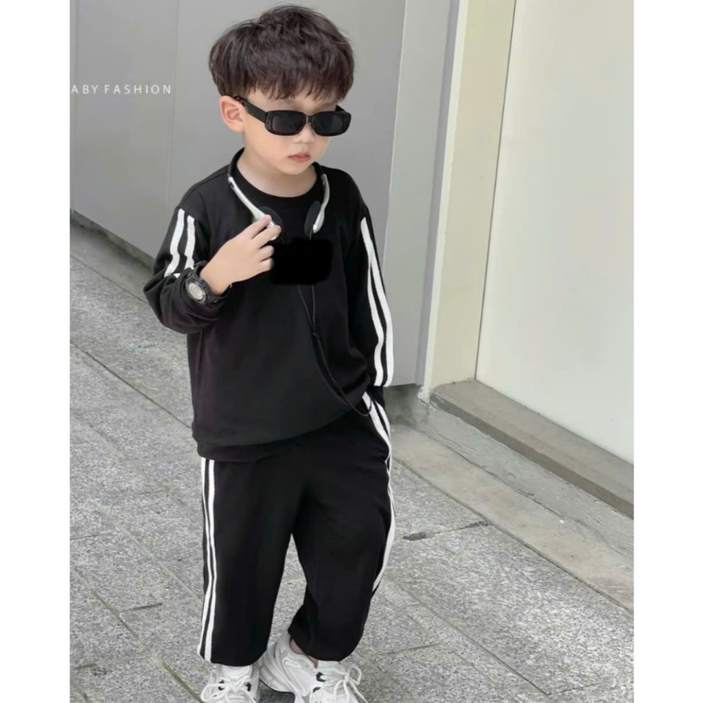 ชุดหนังปลาสีดําพร้อมหัวใจสีชมพูและสีเทาพร้อมการหลุดสีขาวสําหรับเด็กชายและเด็กหญิง