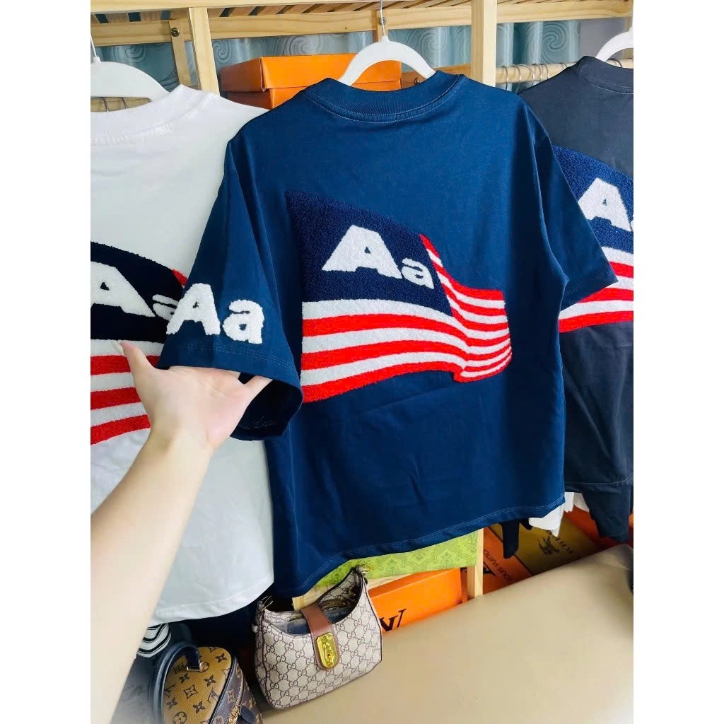 AA Studio เสื้อยืดผู้ชายและผู้หญิงพร้อมธงหลวมรูปแบบแขนหลวม 2-Way Cotton Full Tag Mac Chuan