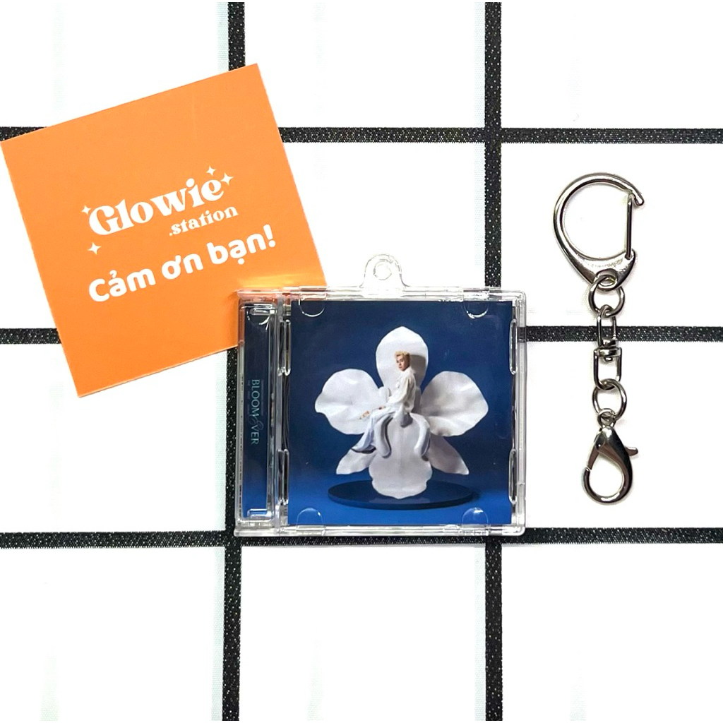 BLOOMEVER Album Mini CD Keychain - Quang Hung MasterD มี NFC เพื่อสแกนลิงค์เพลง