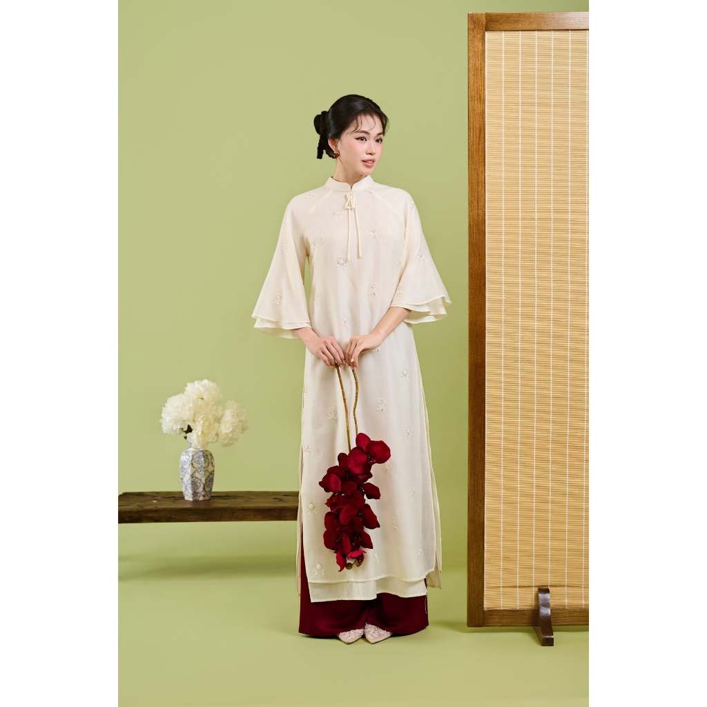 BDA50226 - ผ้าไหมโมเดิร์น ao dai ทรงหลวม คอรถไฟ ผูกโบว์ ครึ่งแขน ซิปหลัง - JAN. โดย PANTIO
