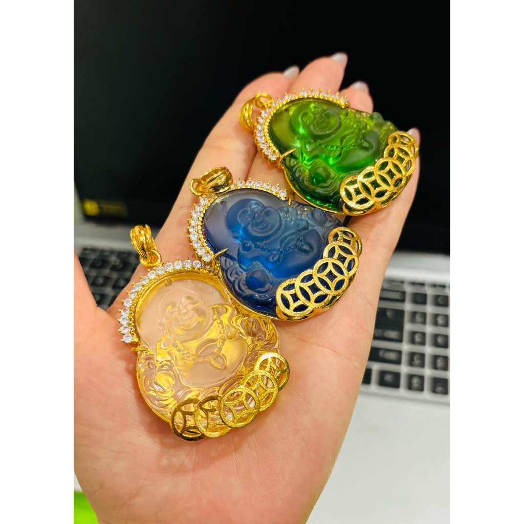 จี้สําหรับผู้ชาย Maitreya Buddha Titanium Gold หุ้มด้วยคริสตัล lapis lazuli