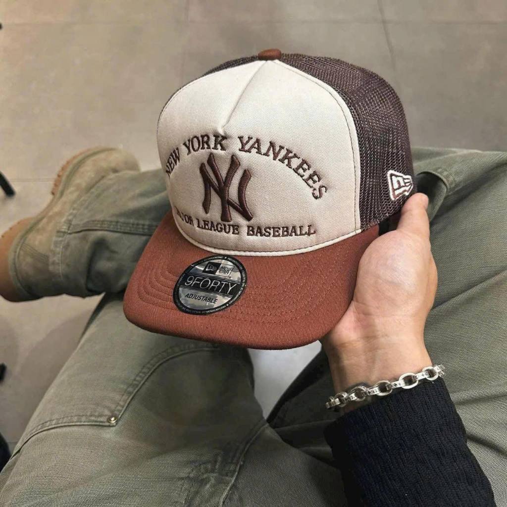 หมวก Yankees หมวกตาข่ายผ้าสีกากี ฟอร์มมาตรฐานแฟชั่นสตรีทสุด
