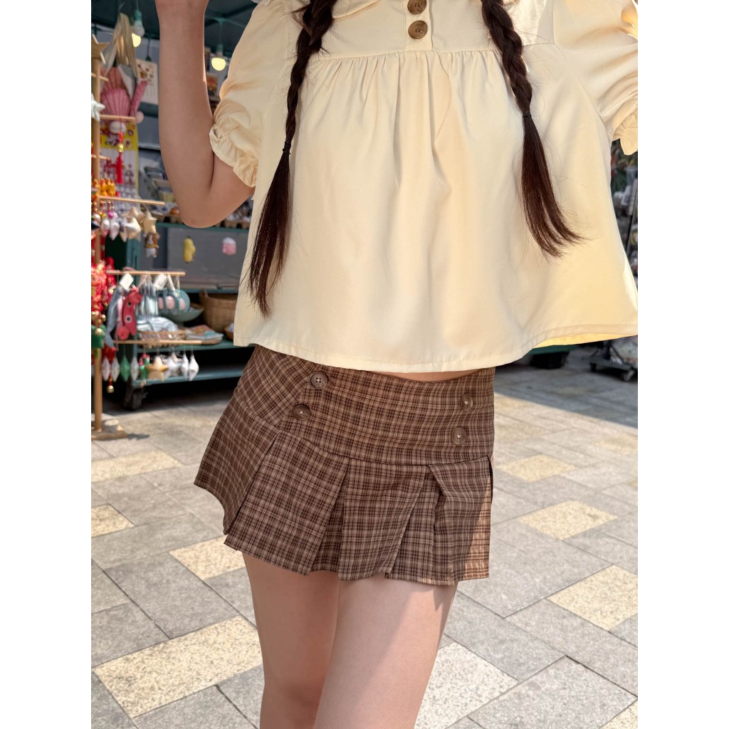 Moodie - CLARA SKIRT | กระโปรงสั้นลายตารางสั้น 4 ปุ่ม