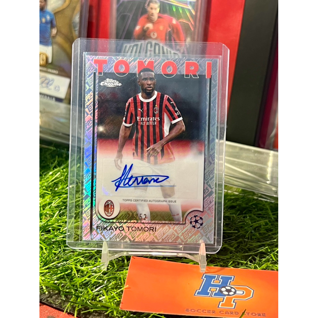 Fikayo Tomori ลายเซ็นต์การ์ดฟุตบอล /52 Topps Chrome 2024/25