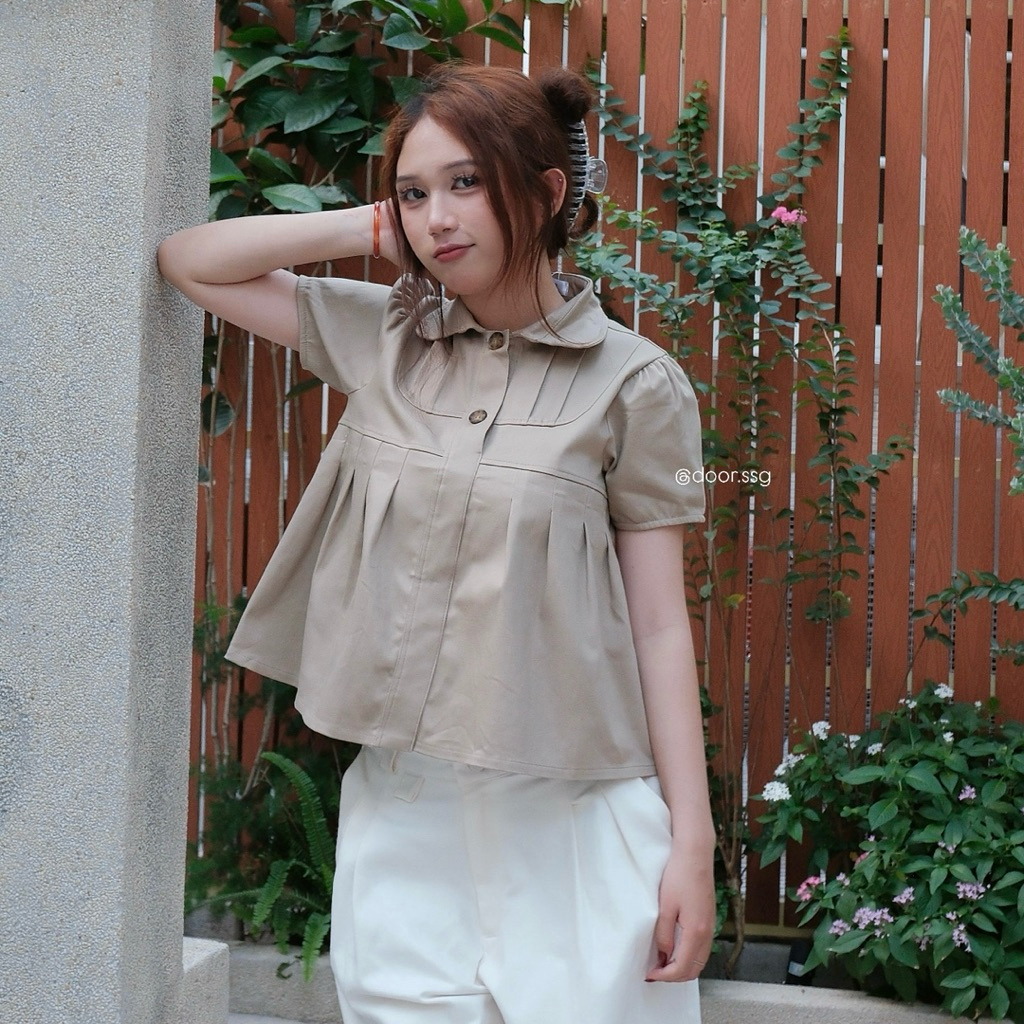 Eris Top - เสื้อคอปกบัวสีกากีวินเทจกระดุมใหญ่ ฟอร์มเบบี้ดอลล์ - Bydoor.ssg