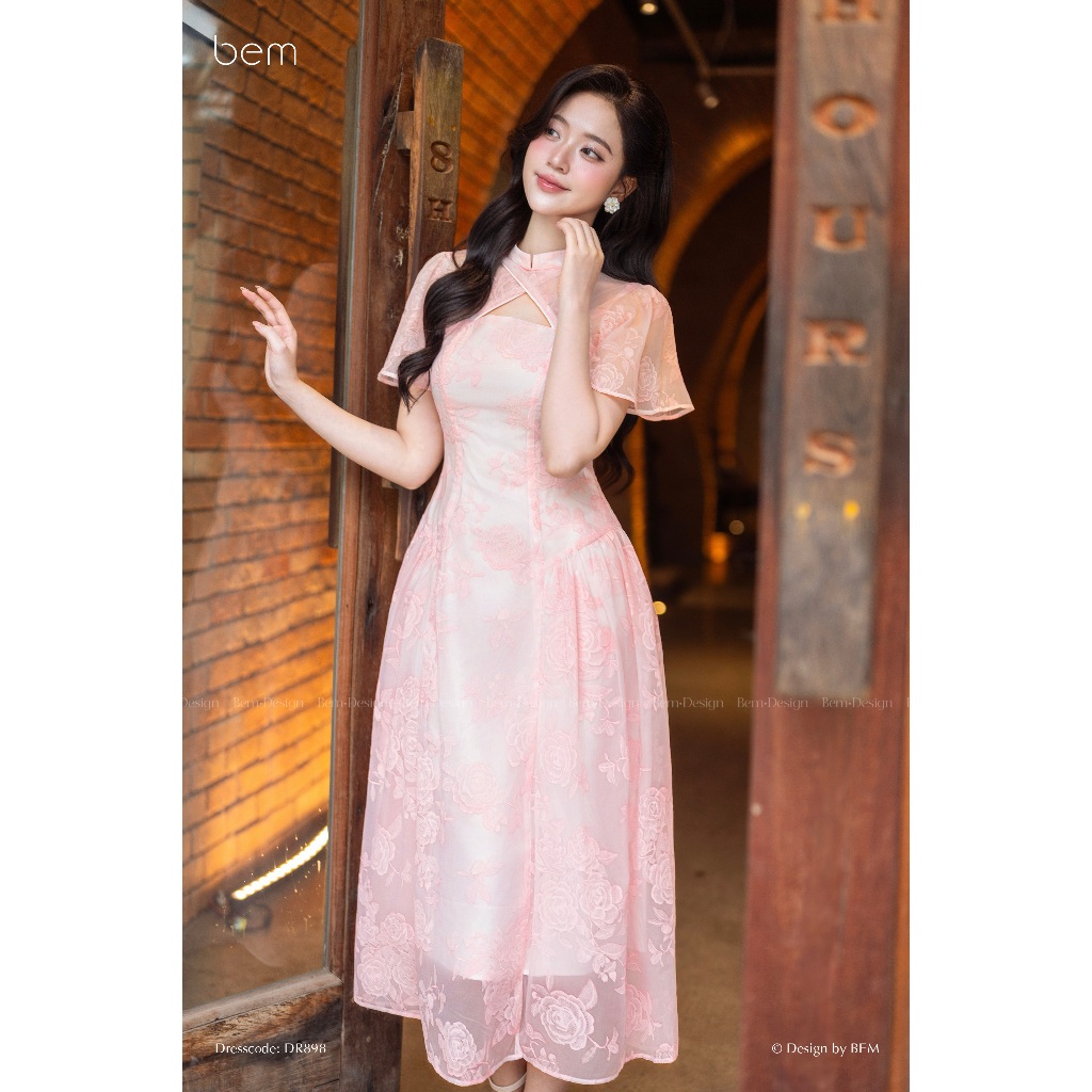 ชุดเดรสลายดอกเด็กคอปกรถไฟกุหลาบลายนูนชุดเดรส Midi BEM (DR898)