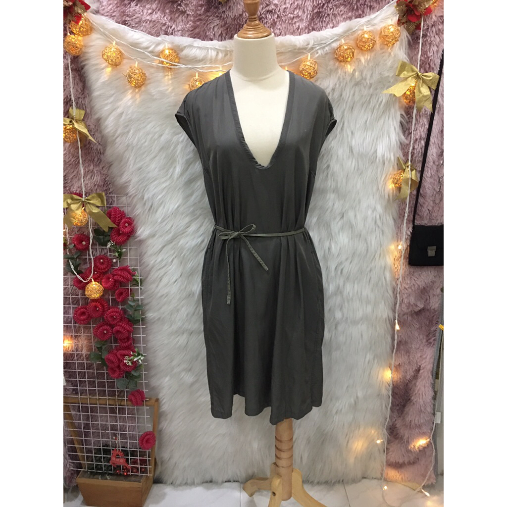 (D233)เดรสคอ V ลึก 2 แขนญี่ปุ่น - GALERIE VIE Brand- :Size M