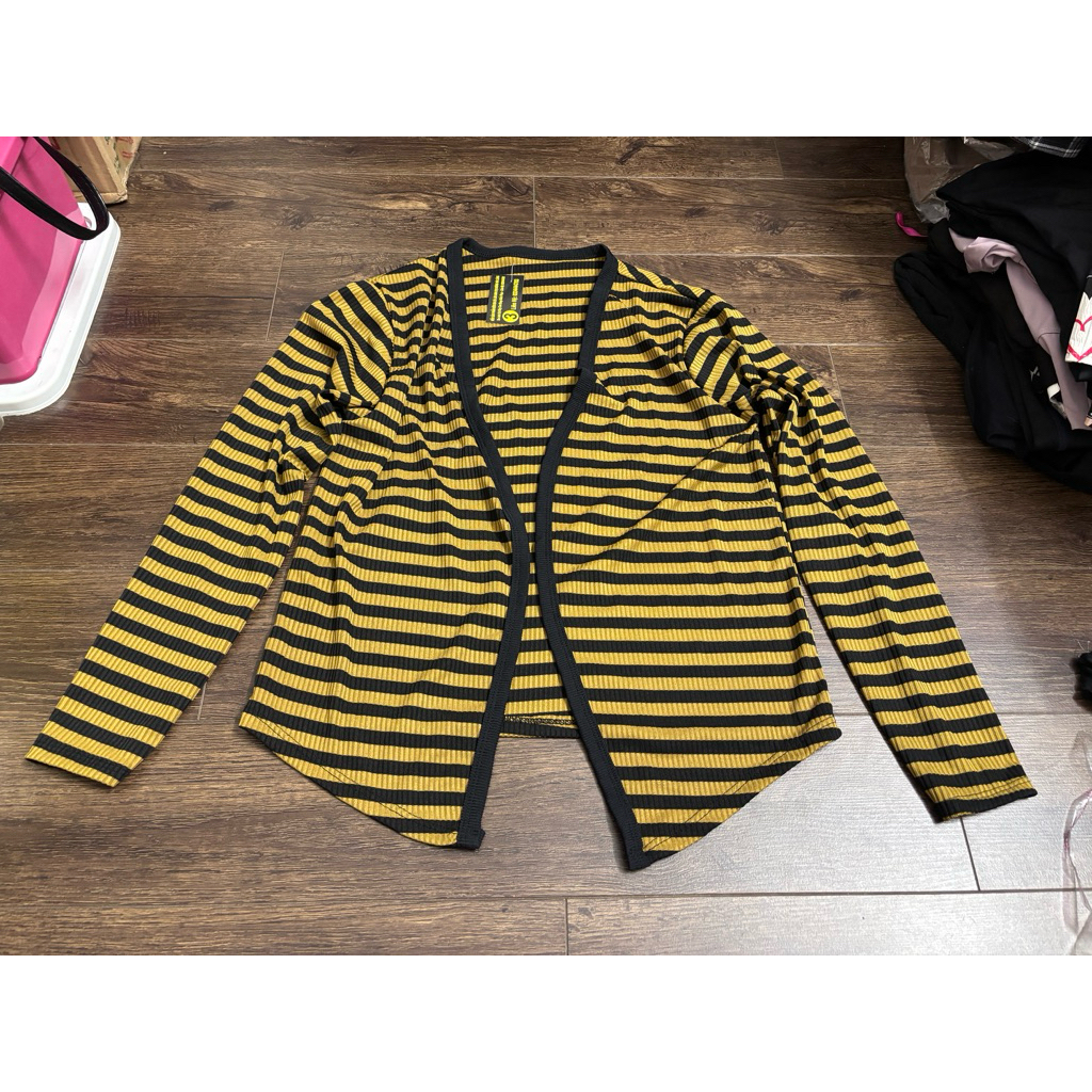 ใหม่. เสื้อแจ็คเก็ตลายทางสีเหลือง. gl4