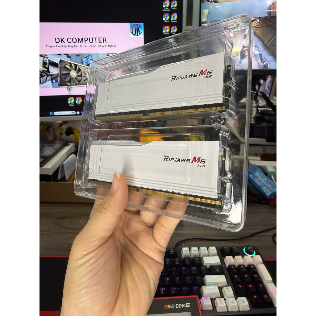G.SKILL Ripjaws RAM Kit 64GB (2x32GB) M5 RGB DDR5 5200MHz สีขาว