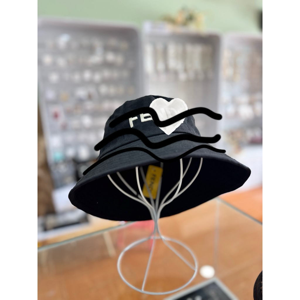 หมวก Qccc fen di****