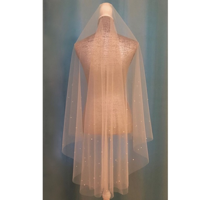 ผ้าคลุมหน้าเจ้าสาวประดับมุกสีชมพูอ่อน THHANH QUI WEDDING ACCESSORIES - KHANH VY WEDDING ACCESSORIES