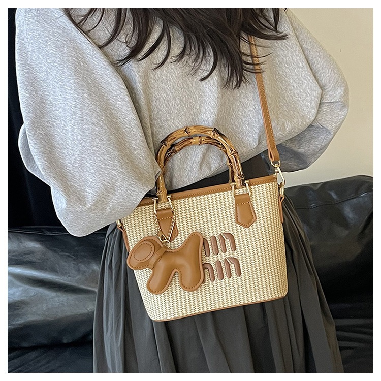 MinMin Bamboo Strap Poly crossbody bag พร้อมอุปกรณ์รูปทรง Boss (รุ่นสุดฮอต)